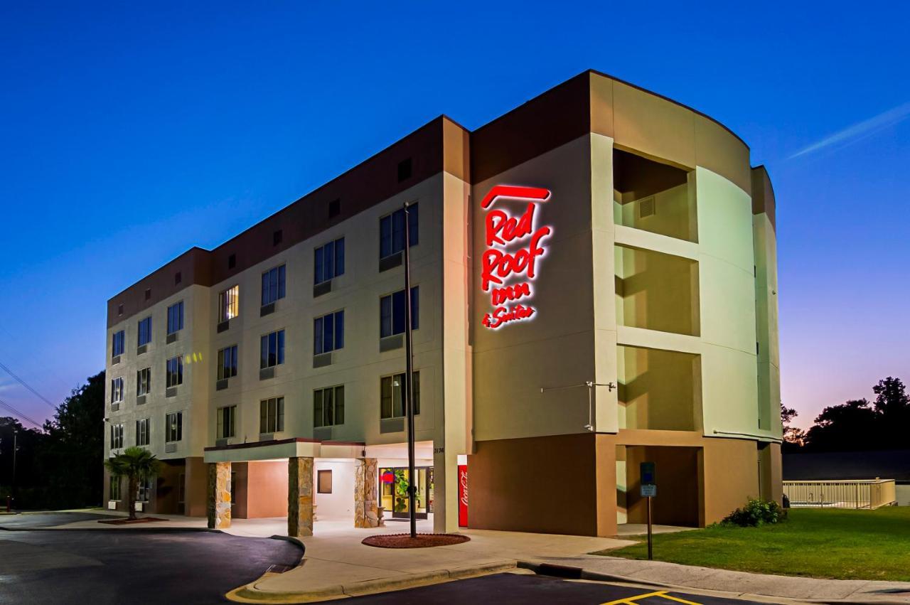 Red Roof Inn & Suites Fayetteville-Fort Bragg エクステリア 写真